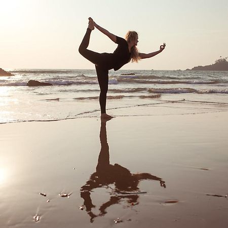 Kranti Yoga Tradition - Beach Resort Патнэм Экстерьер фото