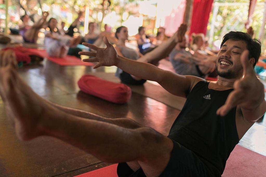 Kranti Yoga Tradition - Beach Resort Патнэм Экстерьер фото